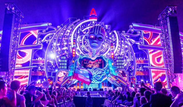 Главная сцена фестиваля Alfa Future People 2014-2017