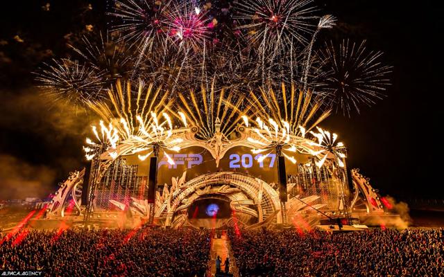 Главная сцена фестиваля Alfa Future People 2014-2017